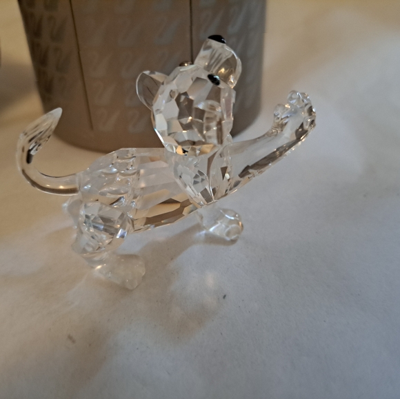Swarovski crystal Tiger Cub 210460 in original cylinder and COA excellent - Picture 5 of 6